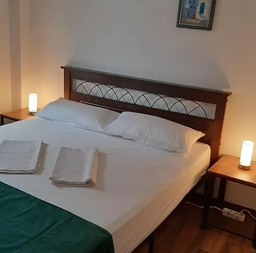Dennis Apartment